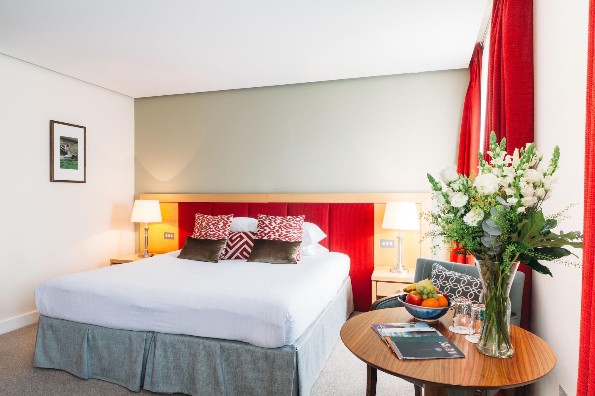 Kilkenny Pembroke Hotel Екстер'єр фото