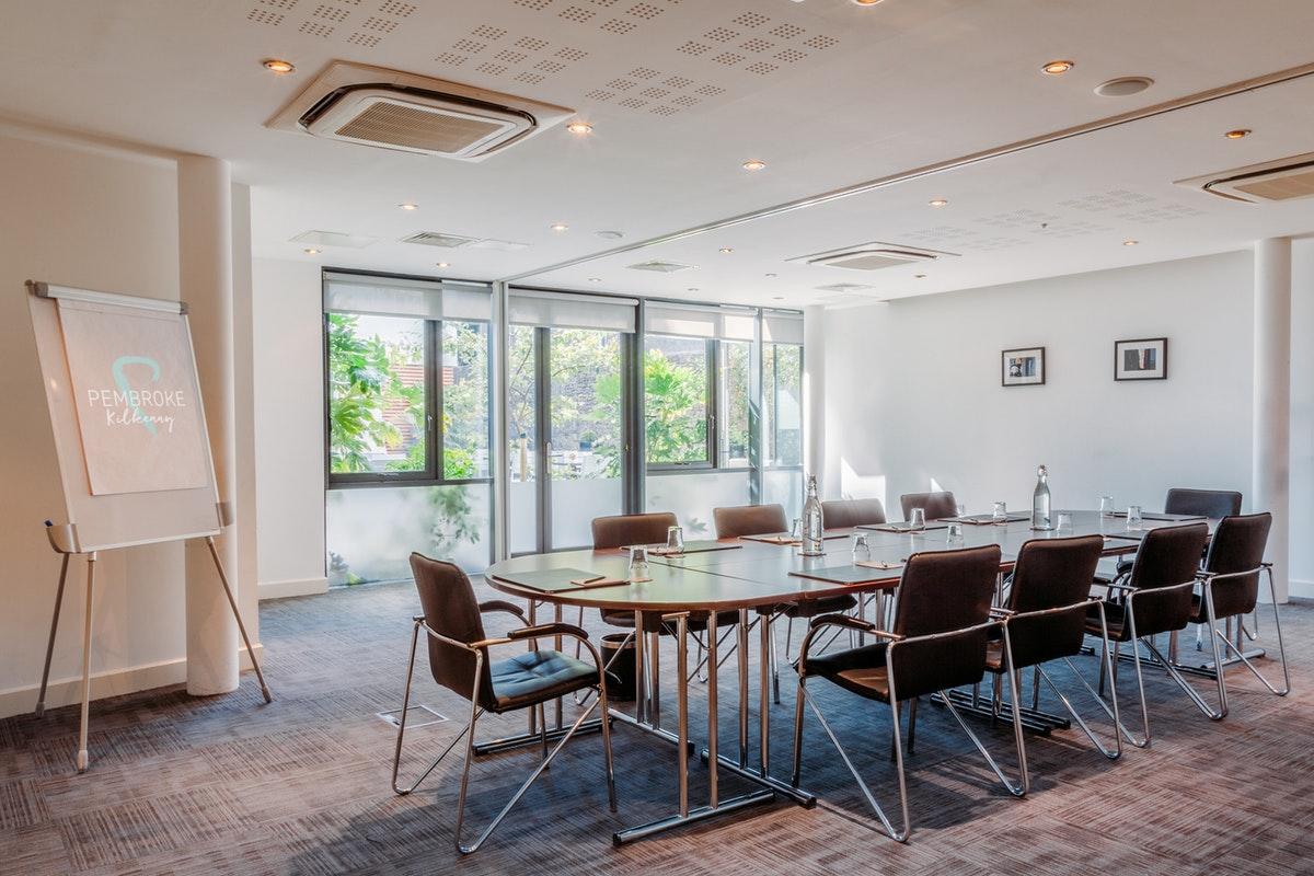 Kilkenny Pembroke Hotel Екстер'єр фото