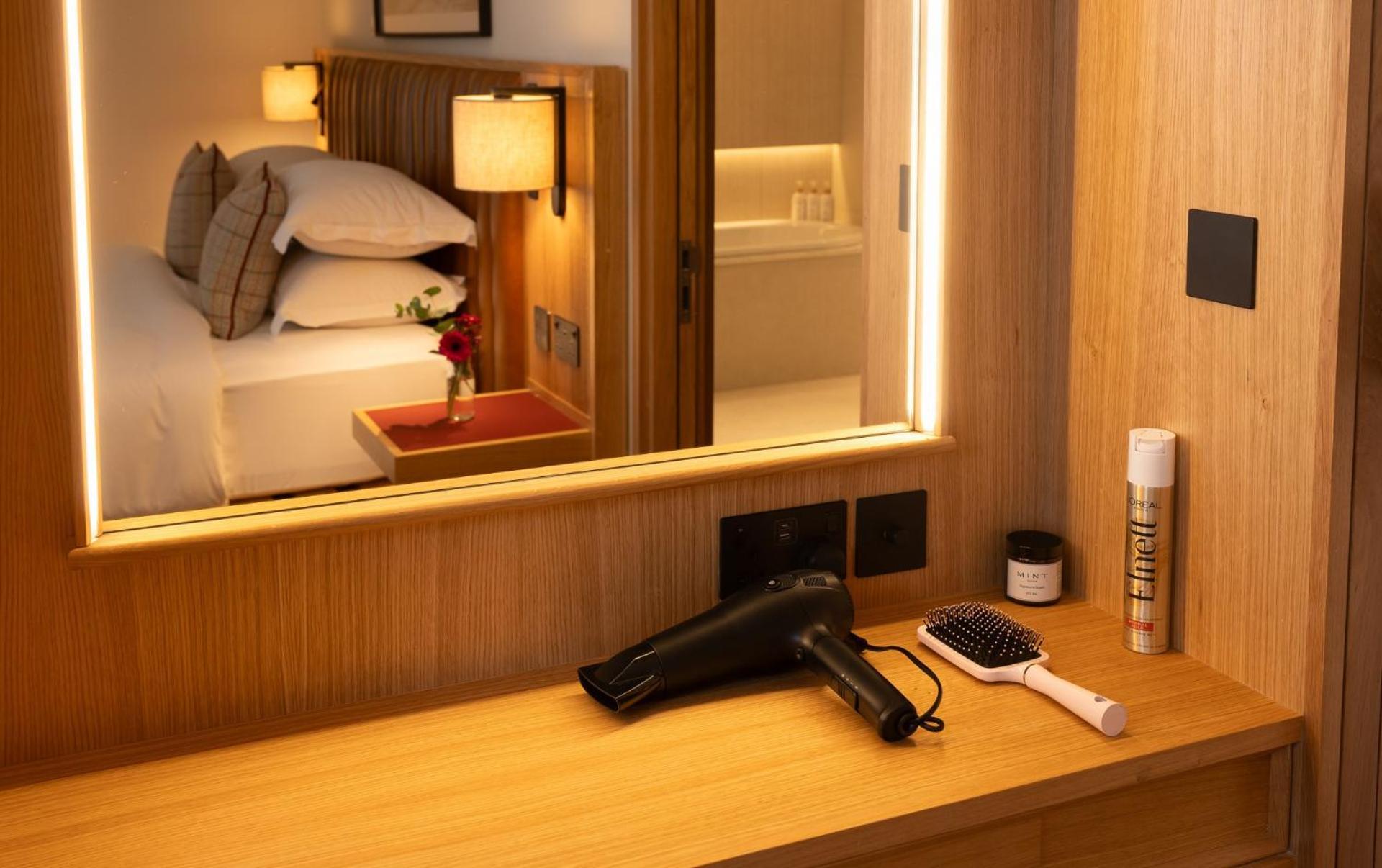 Kilkenny Pembroke Hotel Екстер'єр фото