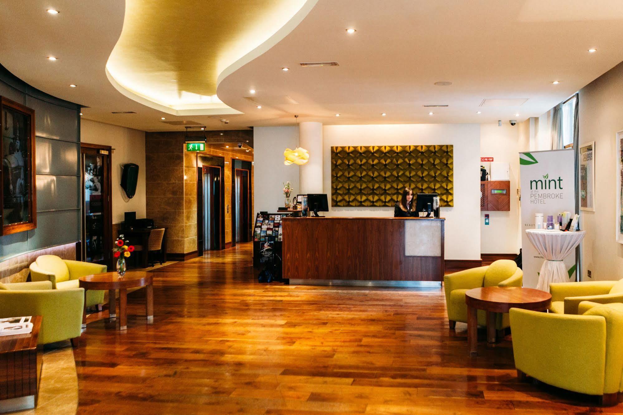 Kilkenny Pembroke Hotel Екстер'єр фото